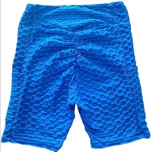 Booty scrunch textured legging shorts